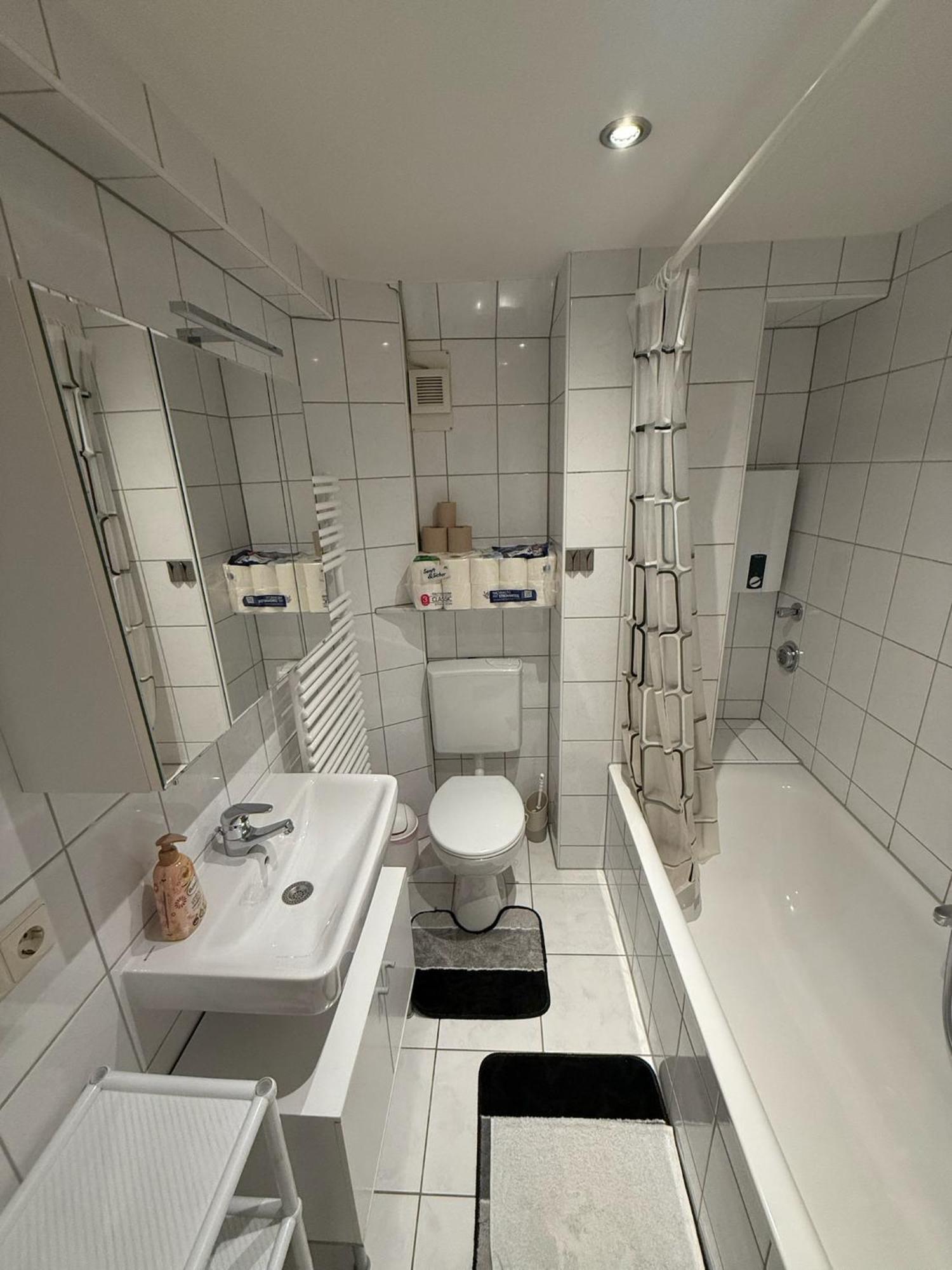 Big, Cosy And Central Apartment 卡尔斯鲁厄 外观 照片